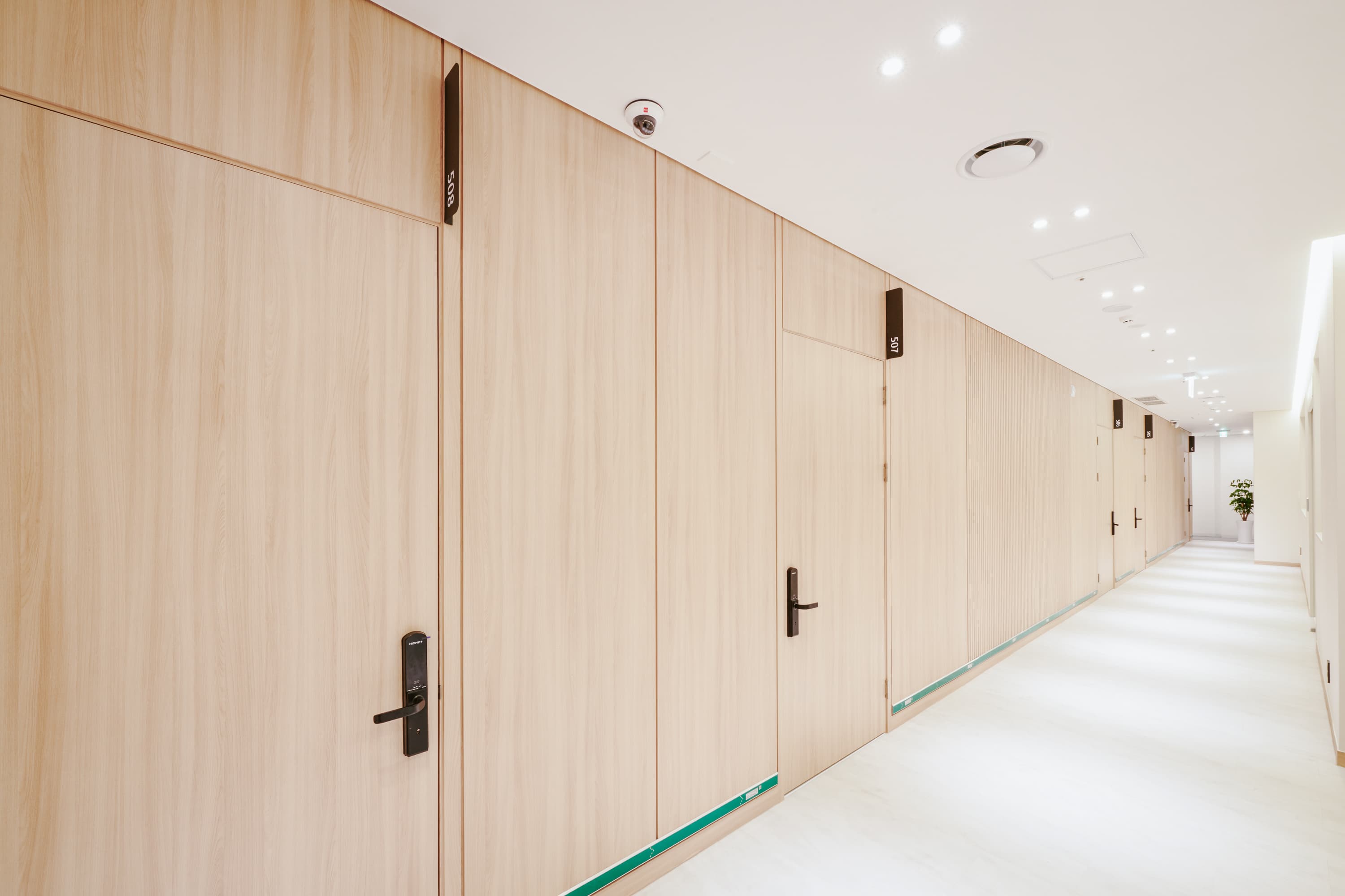 Room & Suites